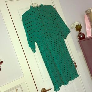 Kelly green black polka dot dress!
